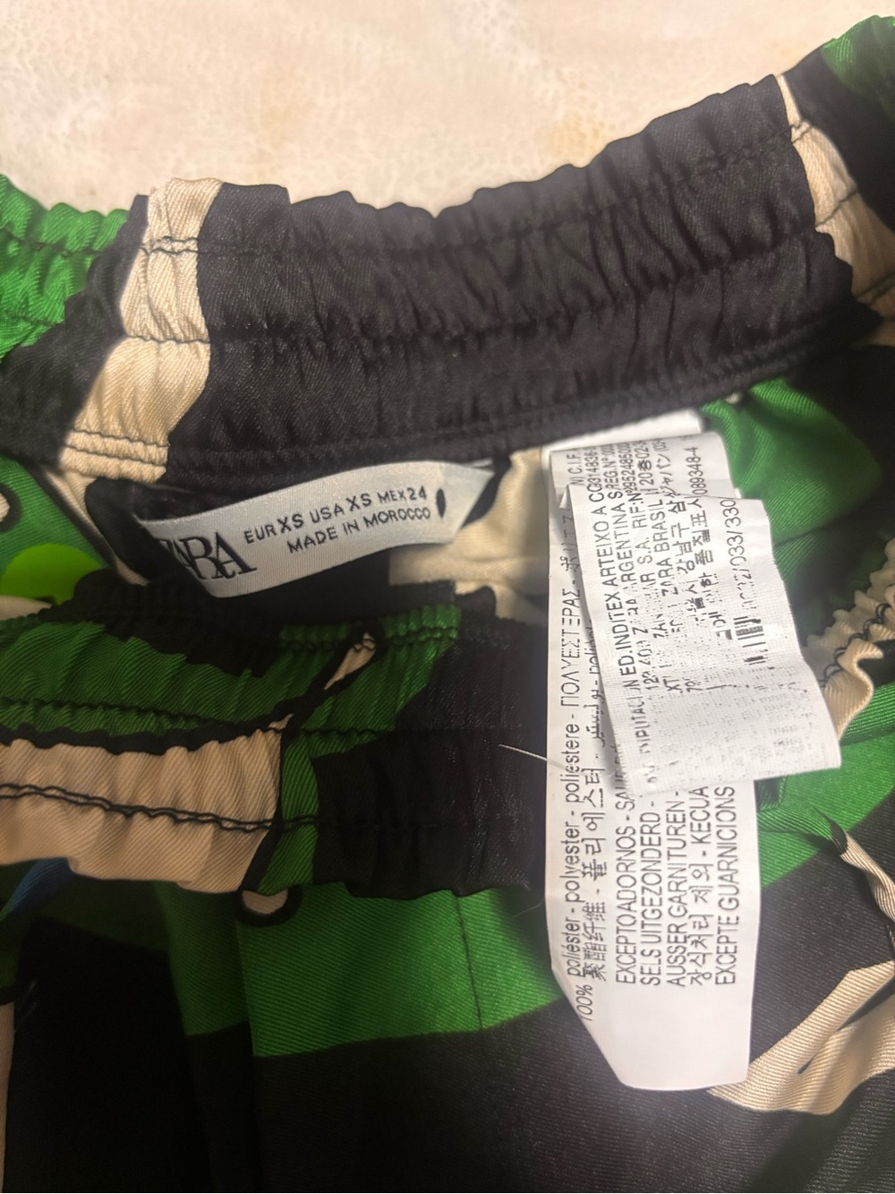 Zara size xs gently worn Black and Green Printed Elastic-Waist Shorts